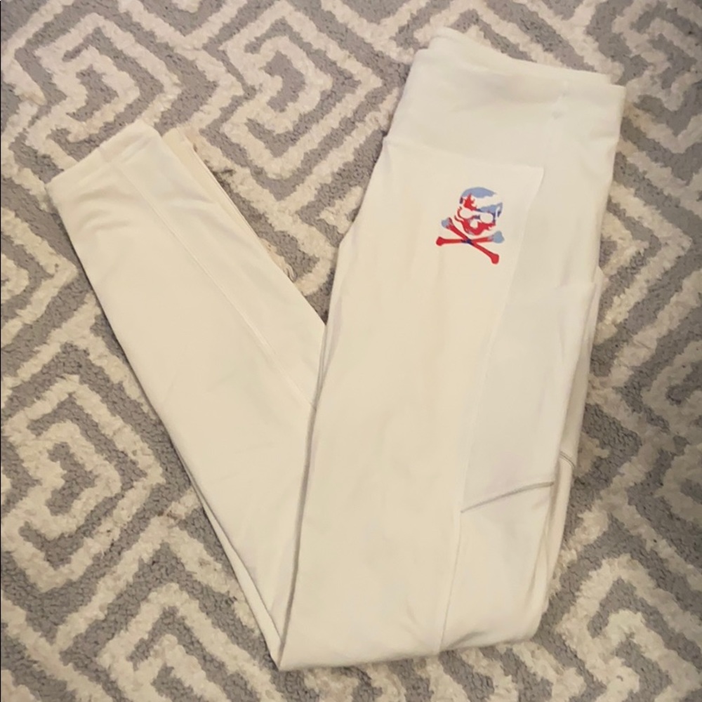 white lululemon soul cycle leggings